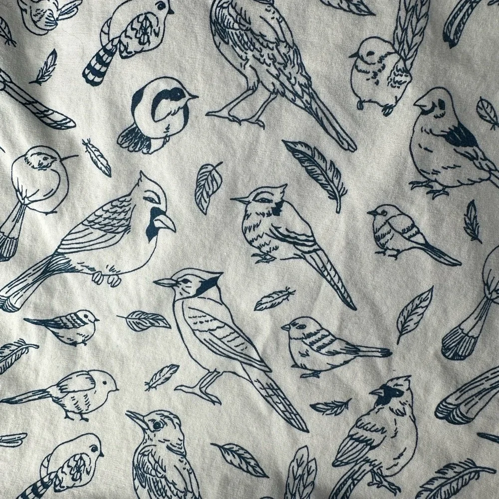 Duluth Trading Co Women’s Bird Pattern Shirt - Picture 4 of 5